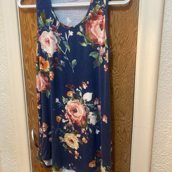 Chris & Carol  Women's Top Dark Blue Floral High Low Top - Picture 2 of 4